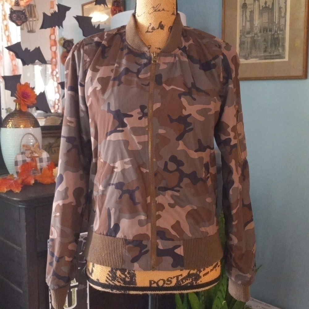 Love Tree Camo Green & Brown Multicolor Bomber Jacket